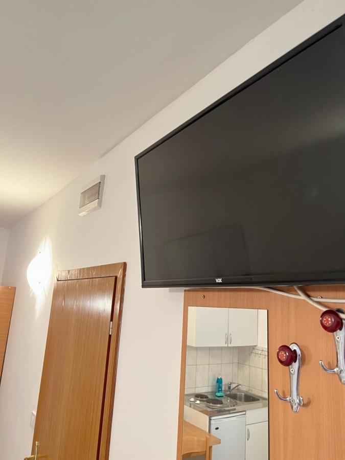 Ksenia Guesthouse Apartments And Studios Budva Kültér fotó