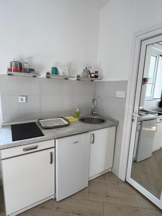 Ksenia Guesthouse Apartments And Studios Budva Kültér fotó