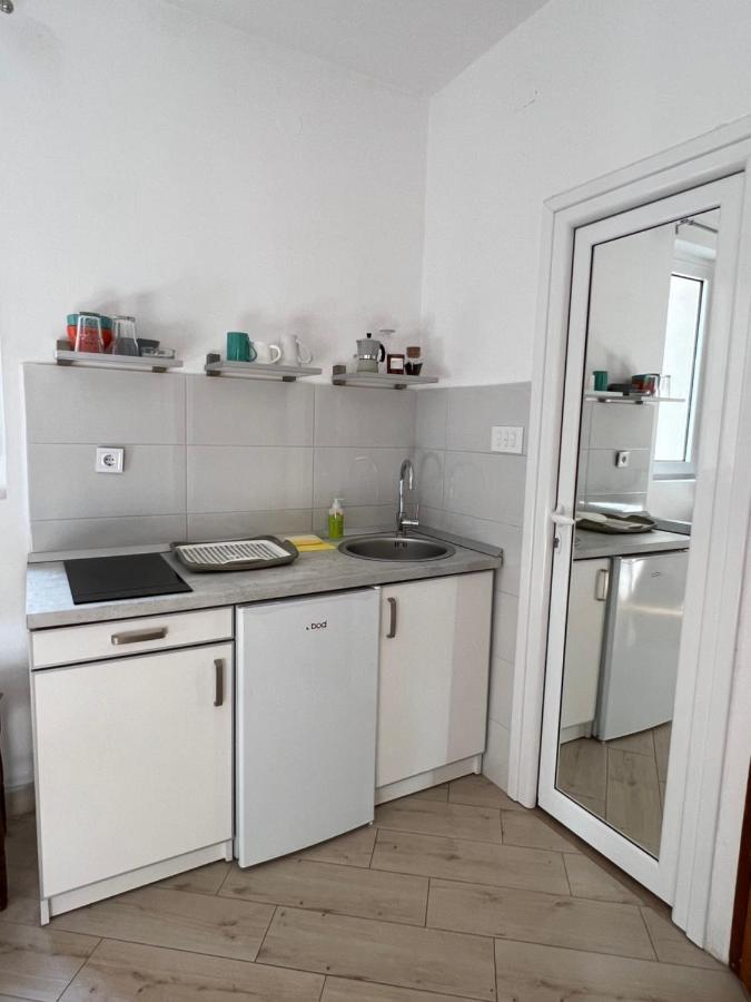 Ksenia Guesthouse Apartments And Studios Budva Kültér fotó