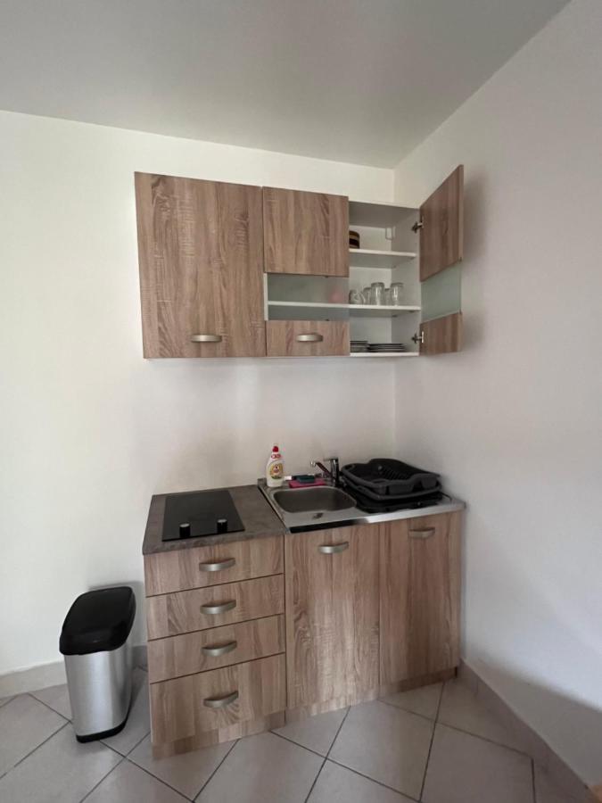 Ksenia Guesthouse Apartments And Studios Budva Kültér fotó