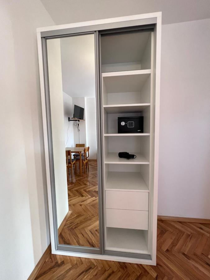 Ksenia Guesthouse Apartments And Studios Budva Kültér fotó