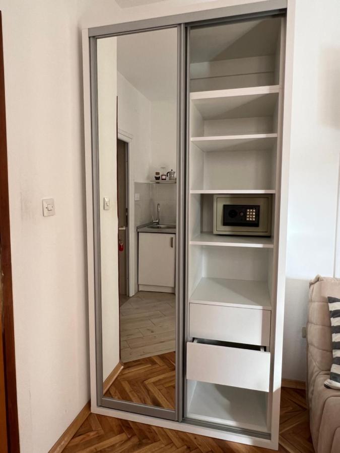 Ksenia Guesthouse Apartments And Studios Budva Kültér fotó