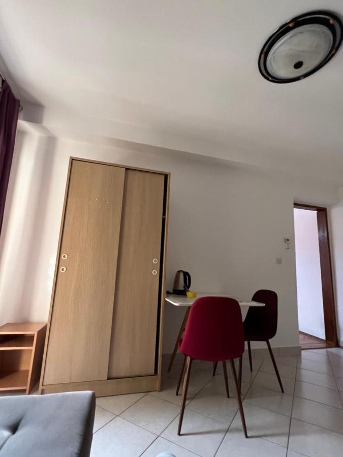 Ksenia Guesthouse Apartments And Studios Budva Kültér fotó