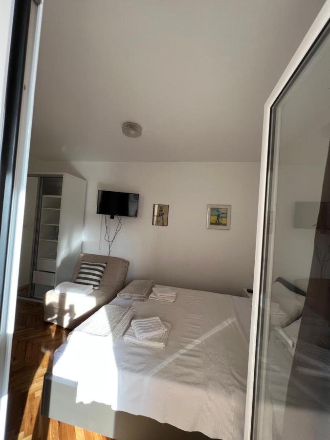 Ksenia Guesthouse Apartments And Studios Budva Kültér fotó