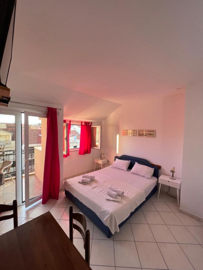 Ksenia Guesthouse Apartments And Studios Budva Kültér fotó