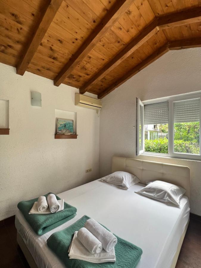 Ksenia Guesthouse Apartments And Studios Budva Kültér fotó