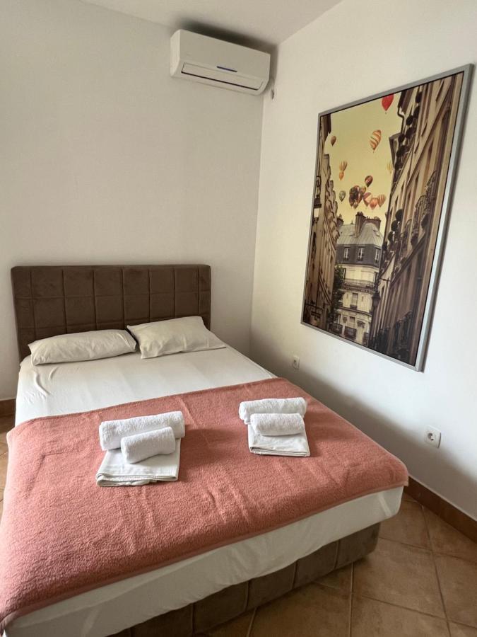 Ksenia Guesthouse Apartments And Studios Budva Kültér fotó